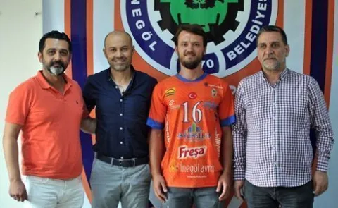 İnegöl Belediyespor, Libero Burak Hazırol’u transfer etti.