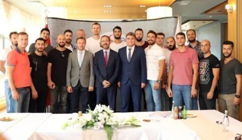 Kulalı bakan Kasapoğlu’na Hemşehrilerinden Ziyaret
