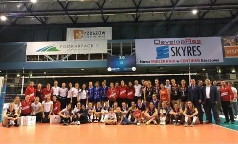 Polonya'da Eczacıbaşı VitrA'nın katıldığı  Developres Kupası’nın sahibi Almanya’nın Dresdner SC takımı oldu