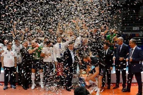Halkbank Spor Kulübü Başkan Yardımcısı Ergin Kaya, "Halkbank voleybola değer katıyor"