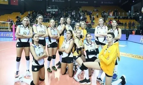 Vakıfbank, Galatasaray'a set Vermeden Galip >Geldi