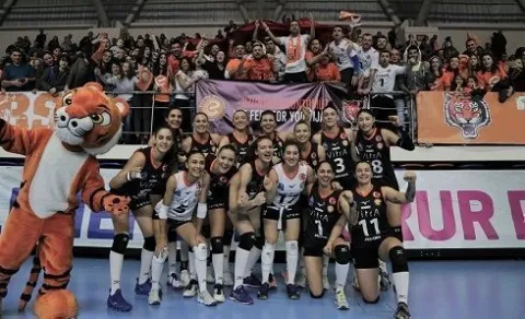 Derbinin galibi Eczacıbaşı VitrA