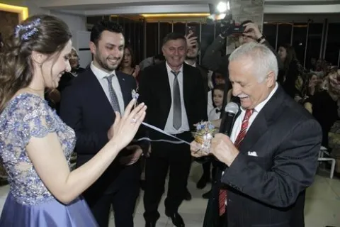 THY Spor Kulübünde Ulaş Korcan Aydın, Yağmur Özer ile evlilik yolunda ilk adımı attı.