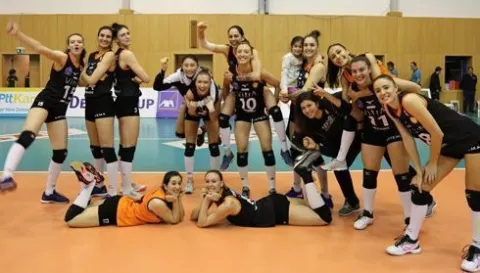 Eczacıbaşı VitrA, namağlup devam ediyor