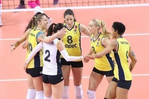 Fenerbahçe Opet, Polonya Deplasmanından da Galip Dönüyor