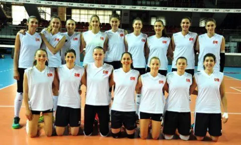 A Bayan Milli Voleybol Takımı, 31 Mayıs - 5 Haziran tarihleri arasında katılacağı Montreux Volley Masters 2016 turnuvası için (29 Mayıs) İsviçre’nin Montreux kentine hareket edecek.