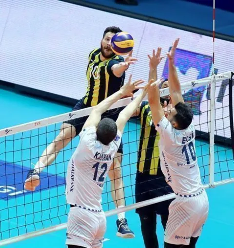Halklbank, Fenerbahçe'ye 3-1 Yenilince Finale Çıkamadı