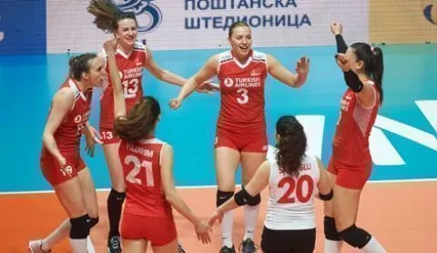 Sultanlar Voleybol Milletler Ligi'ne Güney Kore Galibiyetiyle Başladı