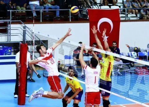 A Erkek Milli Takımı İzmir'deki dörtlü turnuvanın ilk maçında İspanya'yı 3-2 mağlup etti