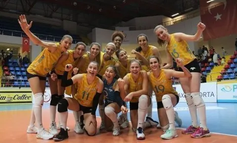 Sultanlar Ligi’nde 3. hafta, oynanan Beylikdüzü Vol. İht. – PTT karşılaşmasıyla başladı.