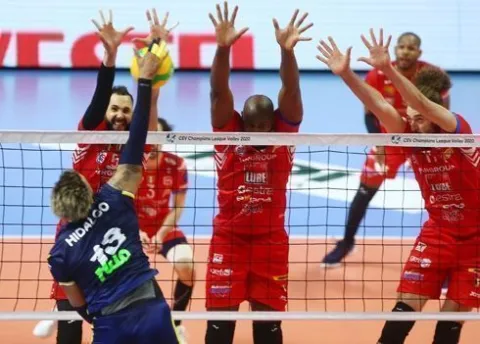 Fenerbahçe HDI Sigorta, İtalyan ekibi Cucine Lube Civitanova’ya 3-1 mağlup oldu.