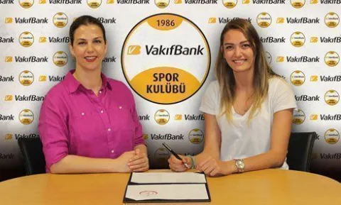 VakıfBank, Milli Orta Oyuncu Özgenur Yurtdagülen ile sözleşme imzaladı.
