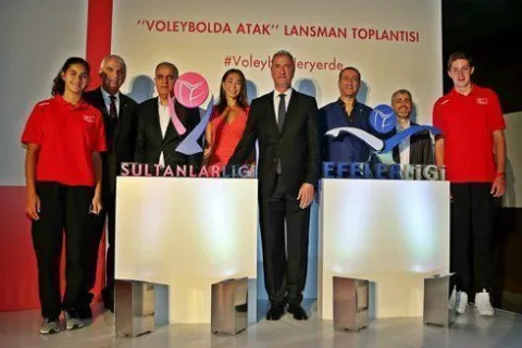 Türkiye Voleybol Federasyonu, düzenlenen Voleybolda Atak Lansman Toplantısı’nda Bayanlar ve Erkekler 1’inci Liglerinin yeni isim ve logolarını tanıttı.