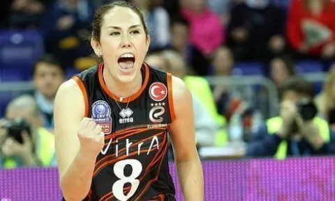 Eczacıbaşı 'ndan Bir Veda Daha: Asuman Karakoyun Sakatlığa Mağlup Oldu ve Veda Kat