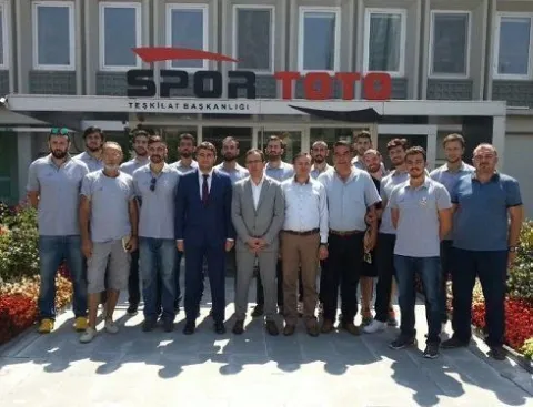 Jeopark Kula Yönetici ve Oyuncularıyla Spor Toto Teşkilat Başkanı Mehmet Kasapoğlu'nu Ziyaret Etti.