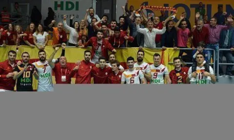 3 Setlik Müthiş Mücadeleyı Galatasaray HDİ 3-2 Kazandı