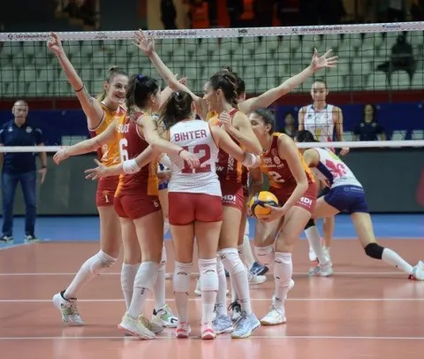 Galatasaray HDI Sigorta Kadın Voleybol Takımı İtalyan rakibine 3-1 yenildi