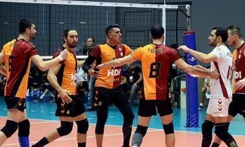 Voleybol Efeler Ligi'nin 6. haftasındaki derbi maçta Galatasaray HDI Sigorta, Beşiktaş'ı 3-1 yendi.