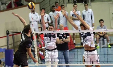 Arkas, Halkbank'ı 3-1 Yenerek 3 Puanı Alırken 8'de 8 Yaptı