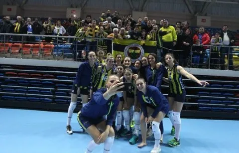 Fenerbahçe Avrupa Şampiyonlar Ligi'nde C Grubunda Azer Rail takımını 3-0 Yenerek 3 Puanı Aldı
