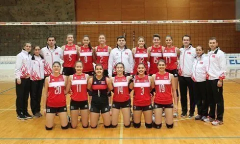 U18 Milli Takımımız Avrupa Voleybol Şampiyonası'nda İkide İki Yaptı