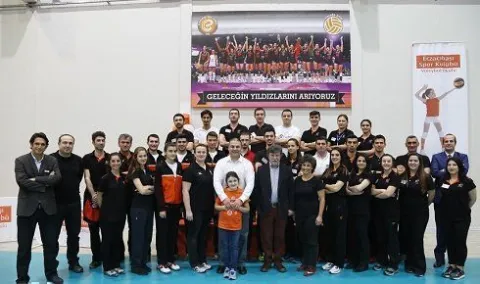 Eczacıbaşı Spor Kulübü, yıldız adaylarını “Geleceğe Smaç” projesinde buluşturuyor