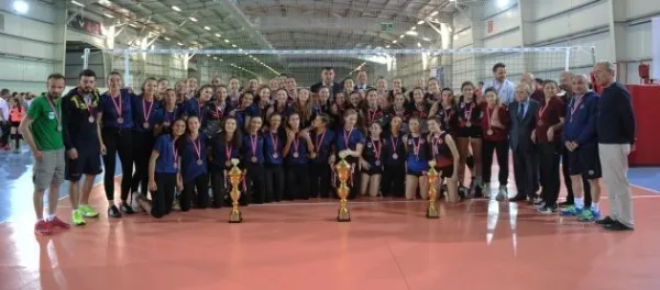 Festival Voleybolda İlbank Türkiye Şampiyonu