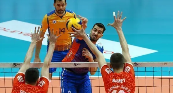 Efeler Ligi Play-off 7./8.’lik Etabında, Ankara'da Ziraat Bankası'nı 3-1 Yenen İstanbul BBSK 1-0 Öne geçti
