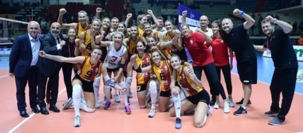 Galatasaray HDI Sigorta, Fenerbahçe OPET'i 3-1 Yenerek 3 Puanı Aldı