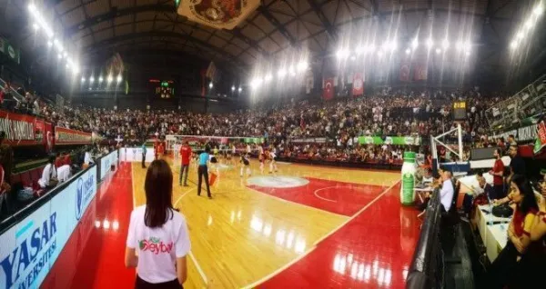 Kadınlar Birinci Lig Maçında Seyirci Rekoru Lırıldı