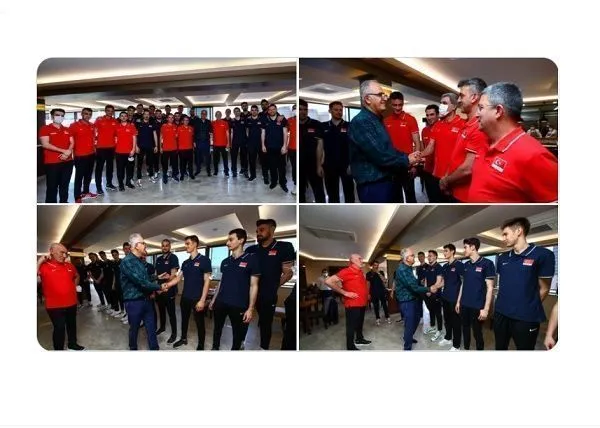 TVF Başkanı Üstündağ A Milli Erkek Takımıyla Bayramlaştı