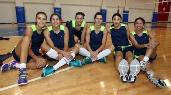 Fenerbahçe Kadın Voleybolcuları Topuk Yaylası'nda Hazırlanıyor.