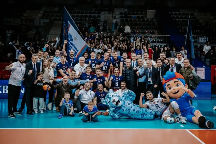 Halkbank: 3  -  Galatasaray Madeş Mobilya: 1