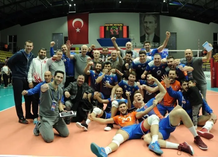 İstanbul BBSK, 12'li Play Off İlk Maçında Alman Berlin Recycling Takımını 3-2 Yenerek Tur Umudunu Rövanşa Taşıdı