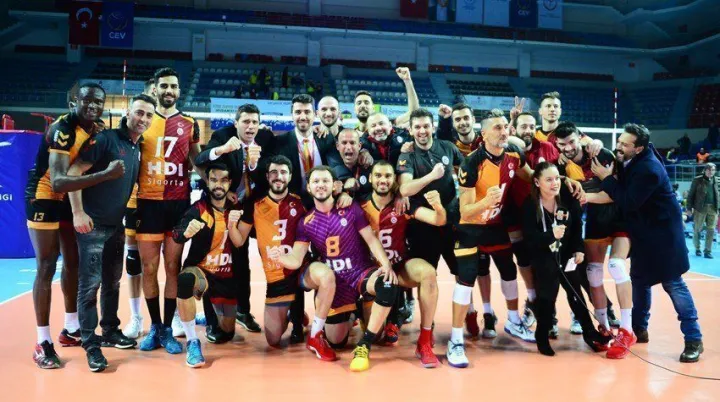 Galatasaray HDI Sigorta , Fenerbahçe'yi Kendi Seyircisi Önünde 3-2 Yendi