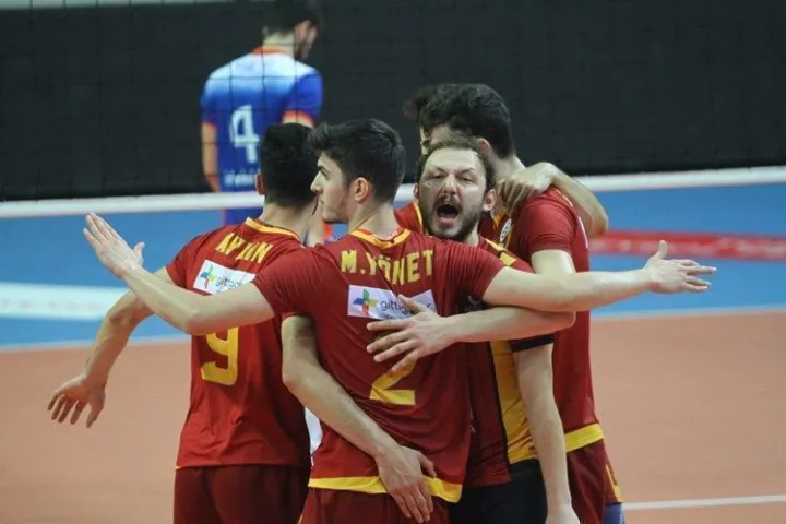TSYD İZMİR Voleybol Turnuvası'nda Galatasaray HDI Sigorta İstanbul BBSK'yı 3-2 Mağlup Etti