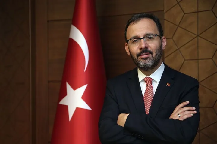 BAKAN VE BAŞKANDAN KUTLAMA