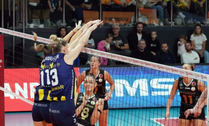 VakıfBank derbiyi 5 sette kazandı