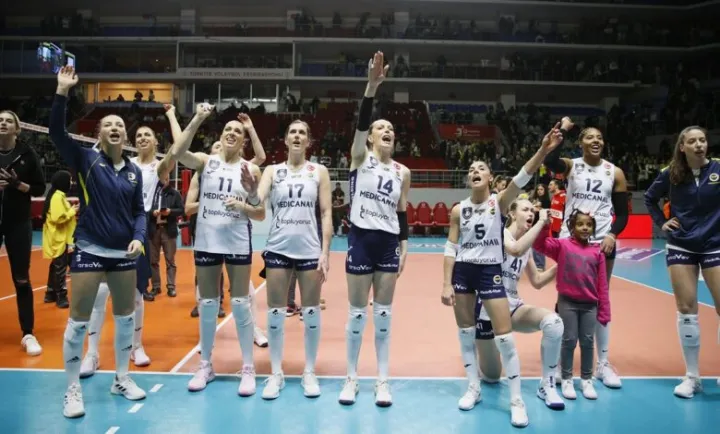 Fenerbahçe Medicana Kadın Voleybol Takımı, Axa Sigorta Kupa Voley'de Yarı Finalist