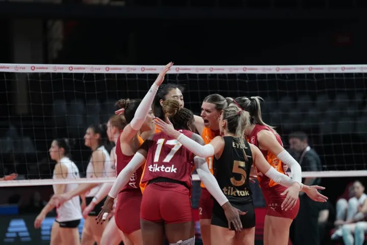 Galatasaray Daikin Kadın, Vodafone Sultanlar Ligi 22. hafta maçında Türk Hava Yolları'nı 3-2 yendi