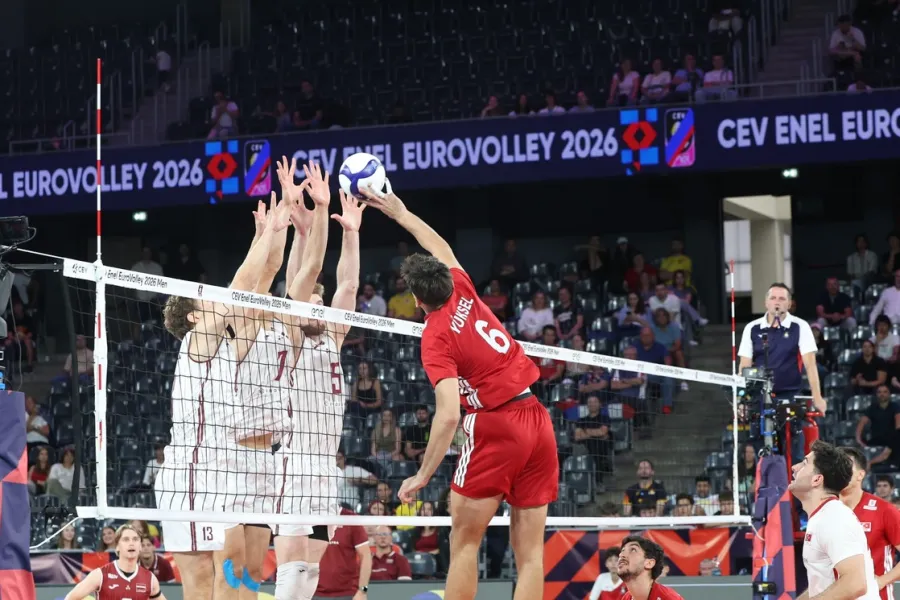 EFELER Avrupa Voleybol Şampiyonası'na Veda Etti