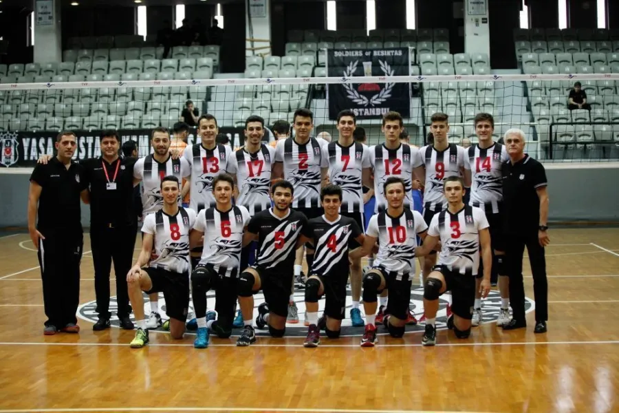 Genç Beşiktaş sahasında İBBSK'dan Set Alamadı
