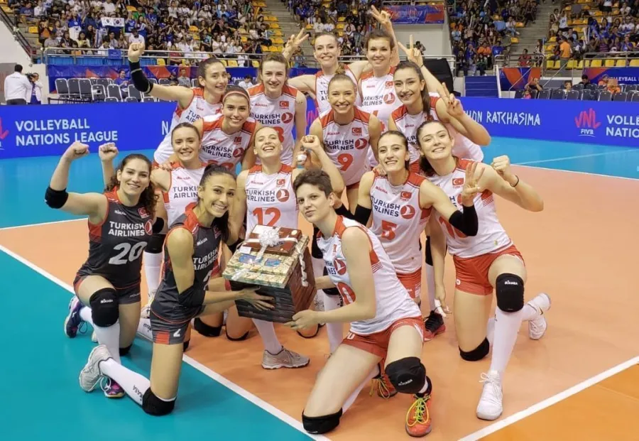 A Bayan Milli Takımımız Voleybol Milletler Kupası'nda Tayland'tan 3 Galibiyetle Dönüyor