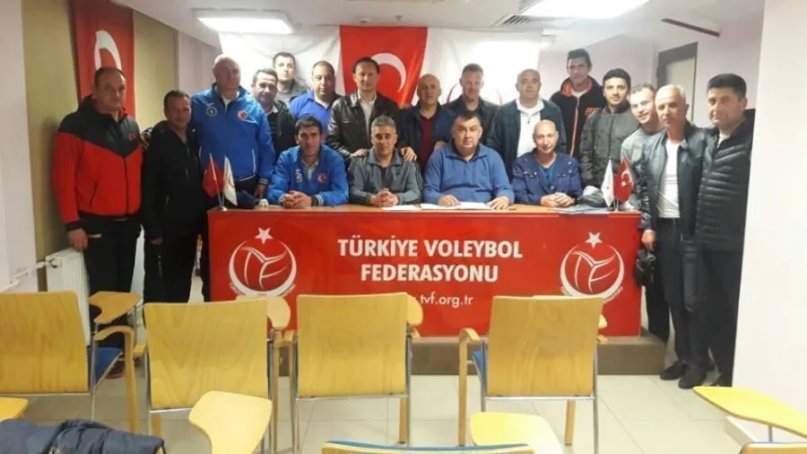 Bursa Voleybol Antrenörleri Derneği Başkanlığına Tanju Güçlü Getirildi