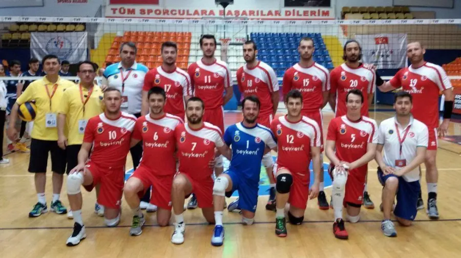 KOÇ FEST Süper Lig Erkekler Türkiye Şampiyonası Devam Ediyor . Beykent, Aydın, Gedik ve Gazi O.Paşa Üniversitesi Yarı Finalde.