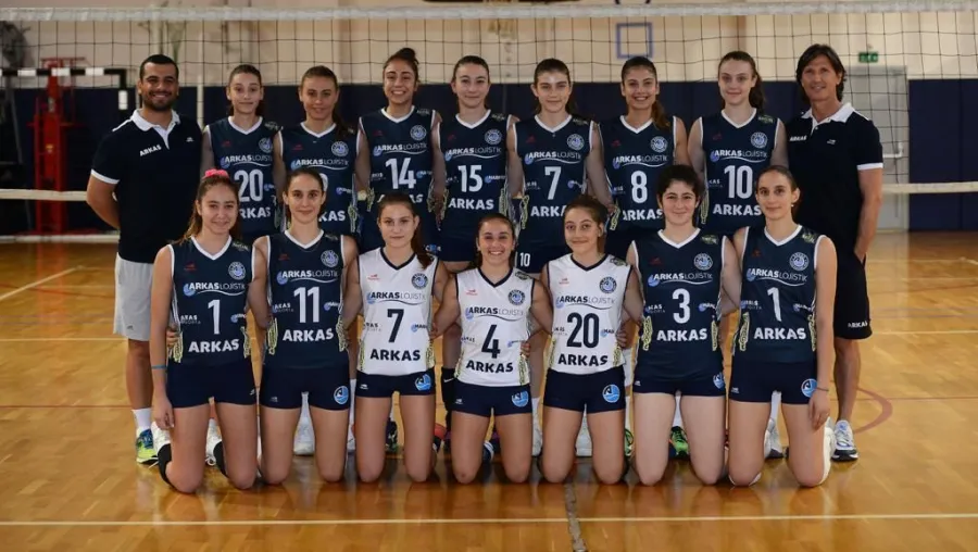 Arkas Spor Bayan Voleybol Takımı 2. Lig’e yükseldi