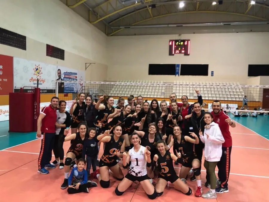 Rota Koleji İzmir şampiyonu oldu