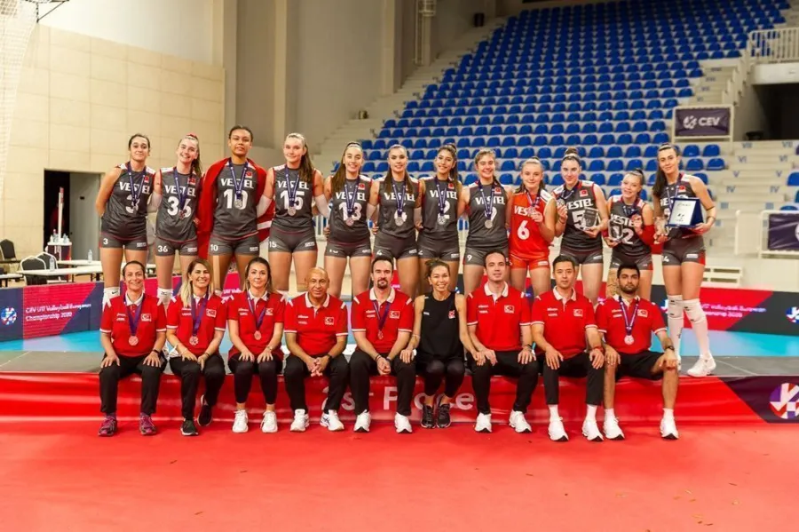 CEV U17 Avrupa Voleybol Şampiyonası’nda Gümüş Madalya Aldık