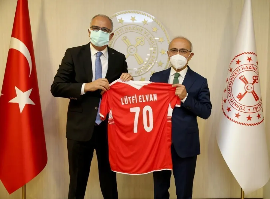 TVF Başkanı Mehmet Akif Üstündağ, Maliye ve Hazine Bakanımız Sayın Lütfi Elvan’ı ziyaret etti.
