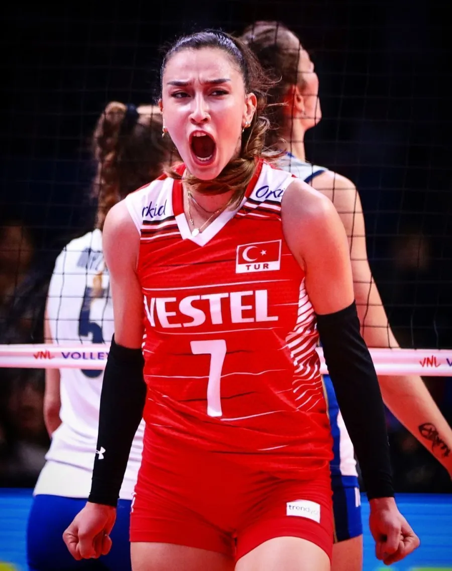 FIVB Voleybol Kadınlar Milletler Ligi Finalleri’ne Eczacıbaşı’nın başarılı voleybolcuları damga vurdu